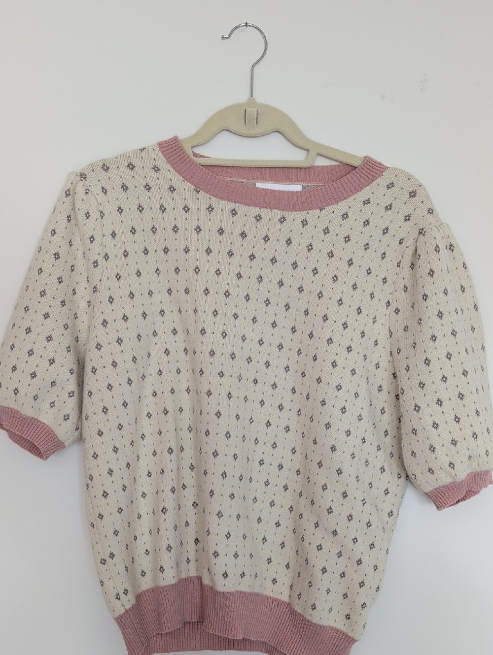 Cream Short-Sleeve Knit Sweater with Pink Trim